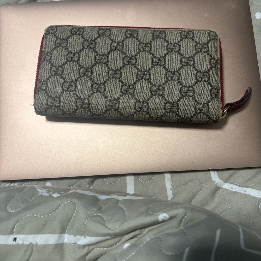 Gucci Beige and Red Cat Motif Wallet - Picture 4 of 5